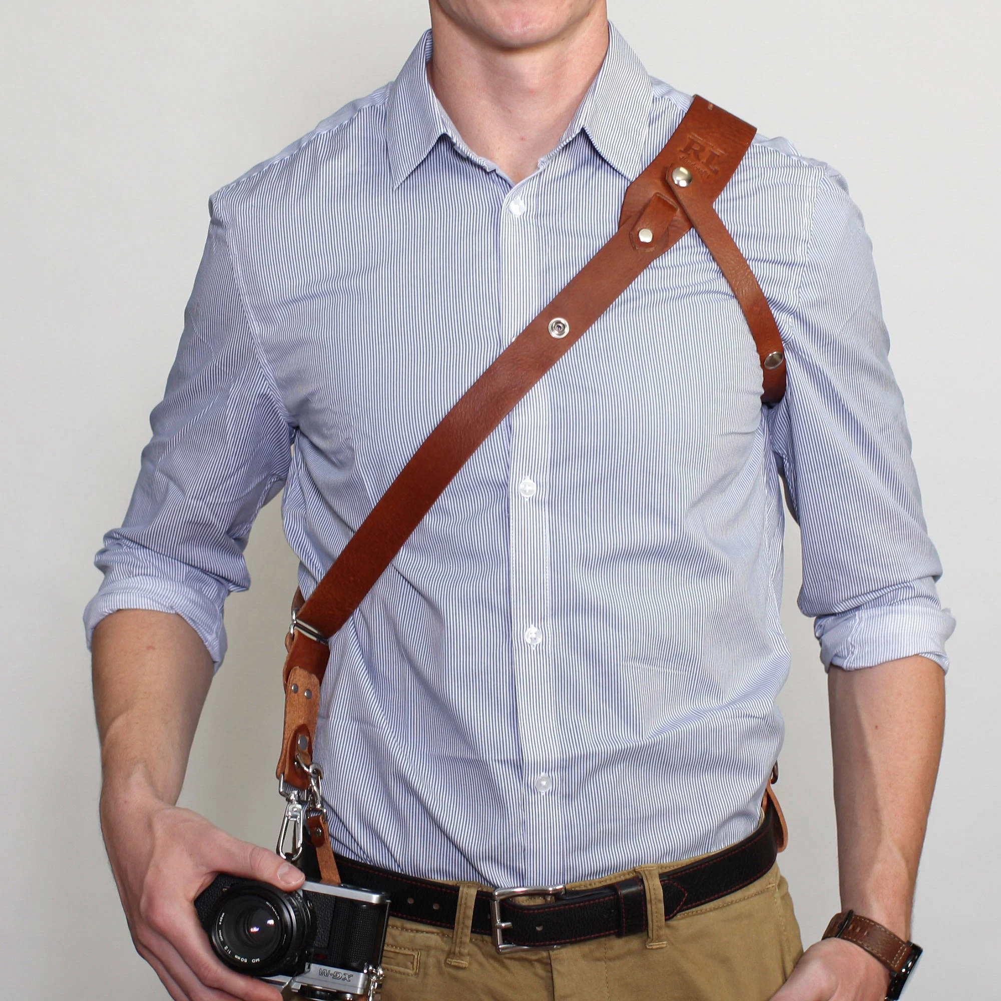 RL Handcrafts Andino Pro Leather Camera Sling (Medium, Tan) - Image 9