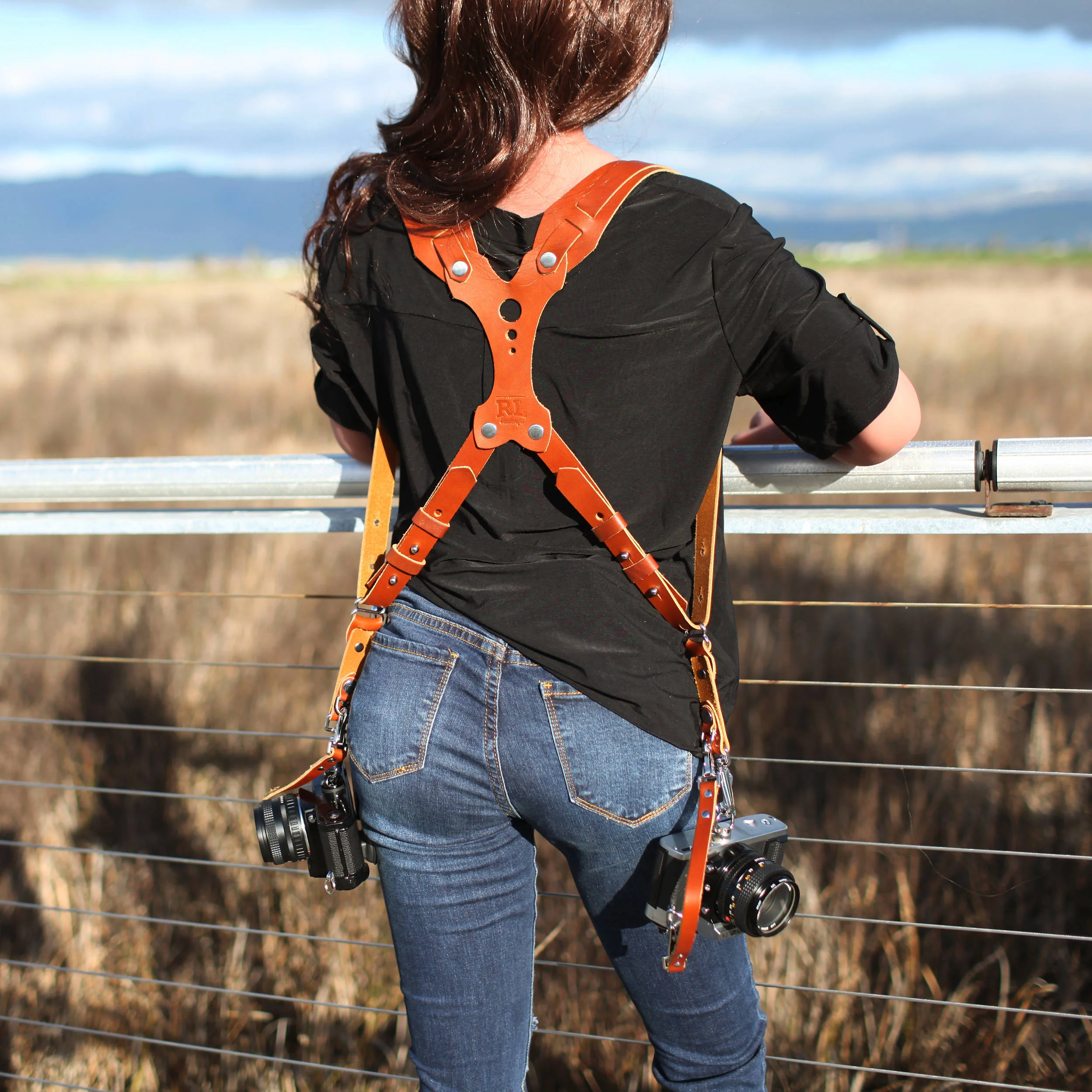 RL Handcrafts Clydesdale Lite Dual Leather Camera Harness (Medium, Black) - Image 5